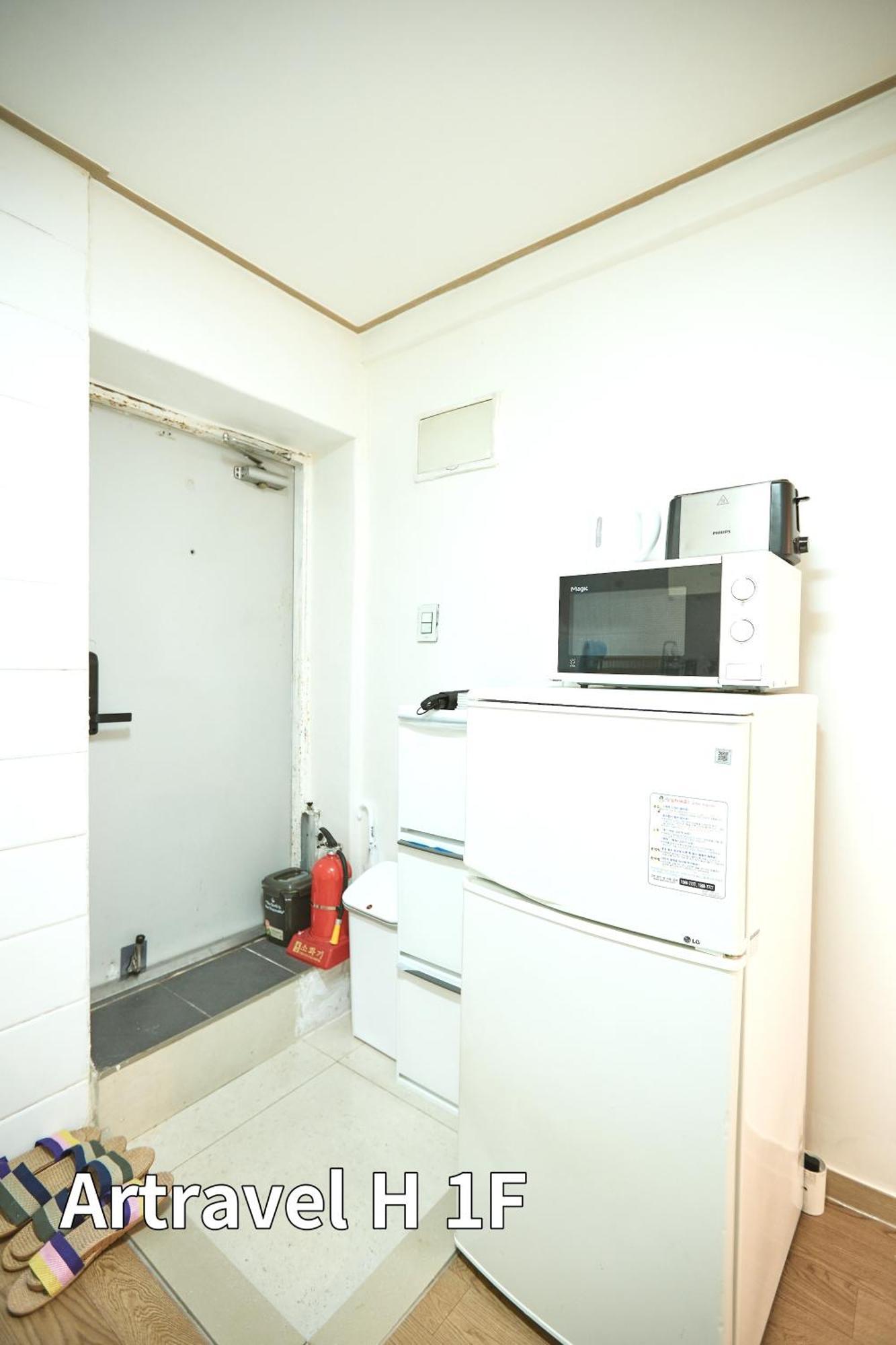 Апартаменты Artravel Hongdae Сеул Экстерьер фото